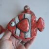 gancio appendiabiti in ceramica raku pesce bianco e rosso