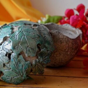 Vaso a Sfera con Foglie