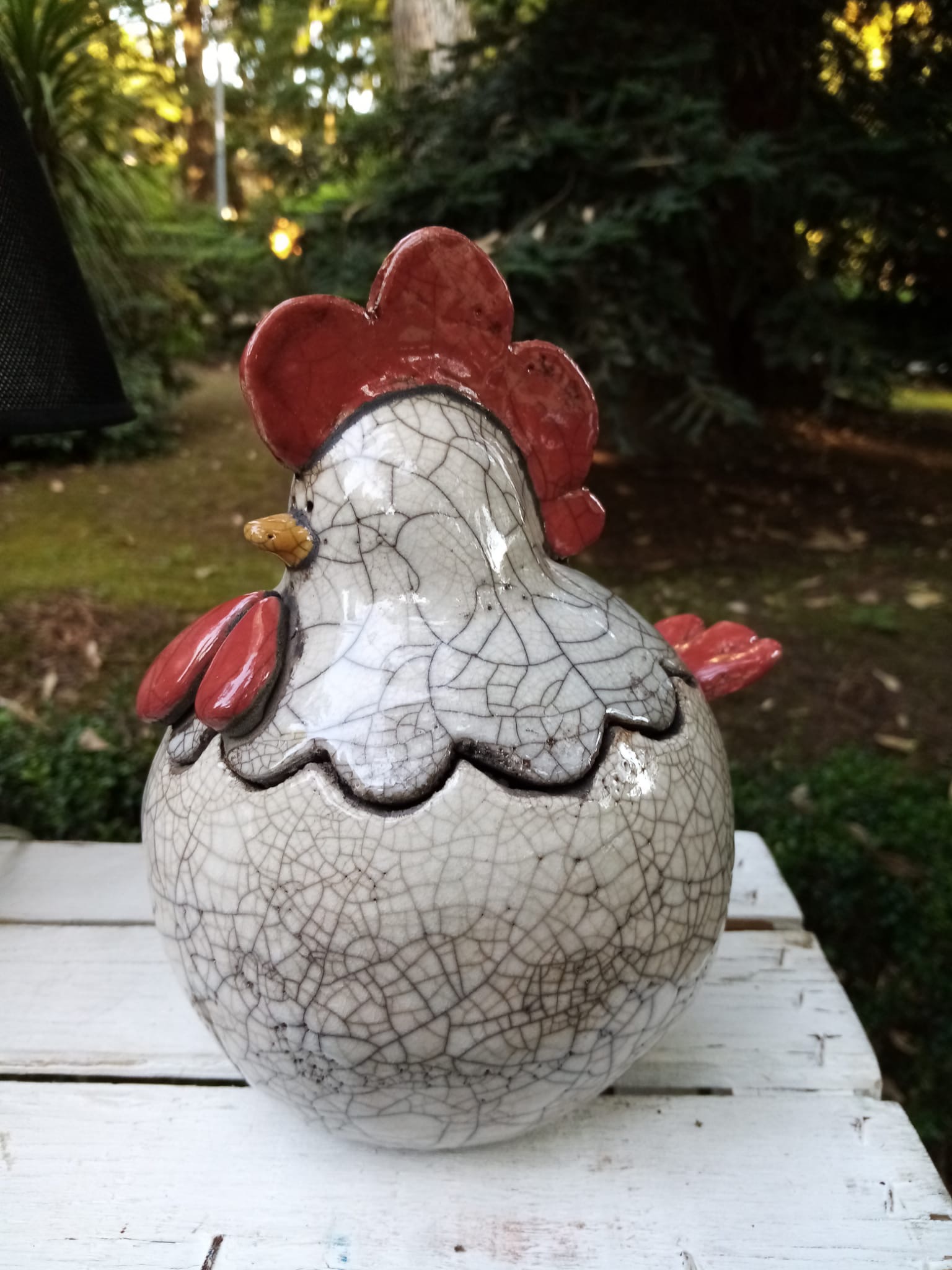 34c4658d-66b0-472d-8759-d0b1f8841089 gallina porta biscotti in ceramica raku