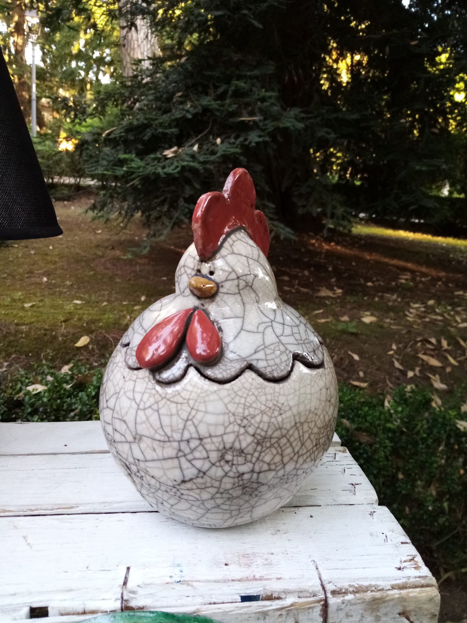 e4a8928e-0a1f-40d1-9c1c-d3e83fe04822 gallina porta biscotti in ceramica raku