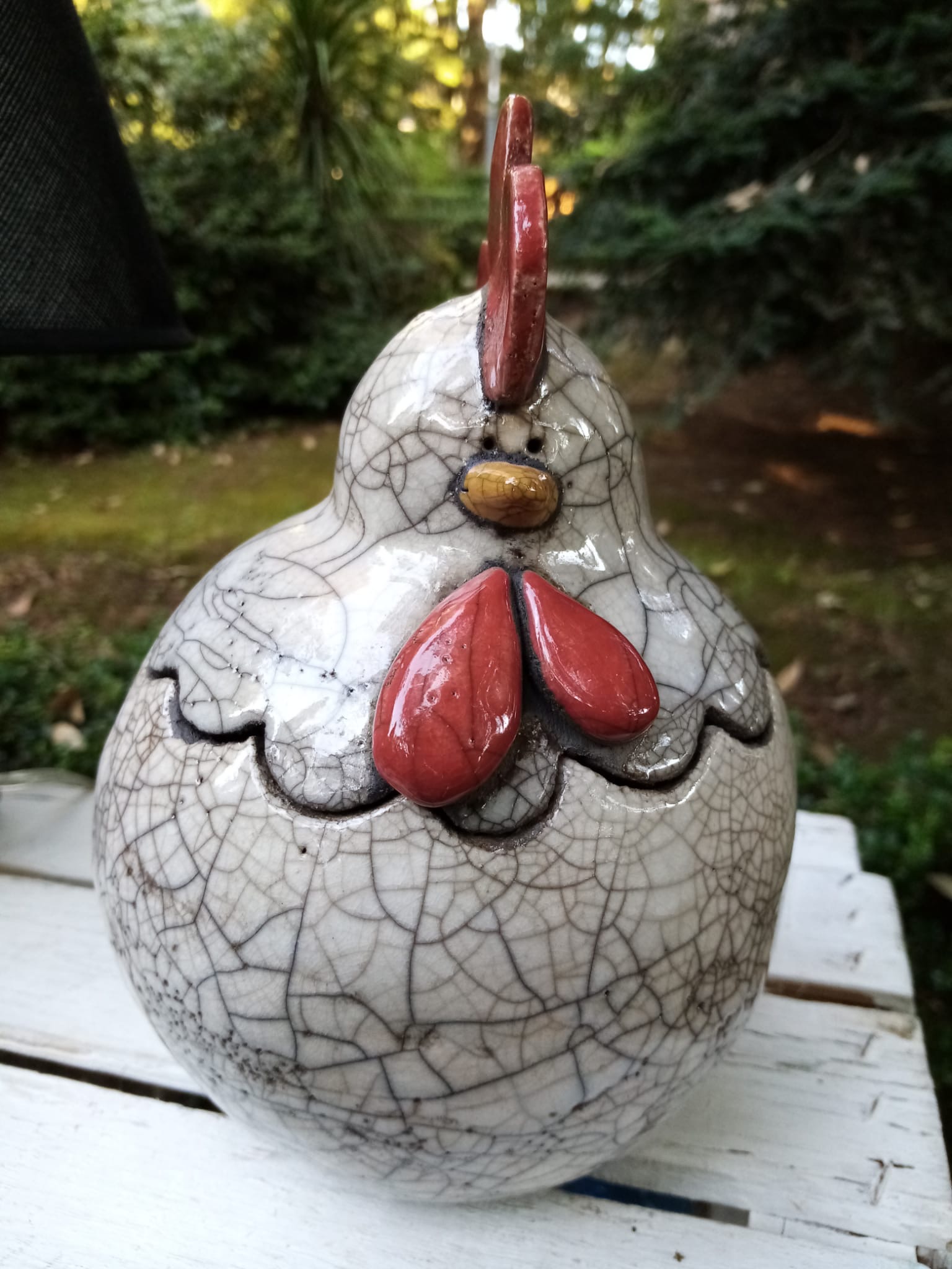 e70e949d-5b03-4f37-89b2-99a06c3fb2d3 gallina porta biscotti in ceramica raku