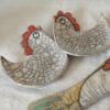 piattino in ceramica raku a forma di gallina